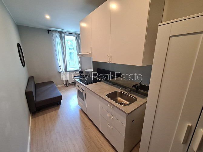 Fasādes māja, renovēta māja, slēgts pagalms, ieeja no ielas, kāpņu telpa pēc kapitālā Rīga - foto 11