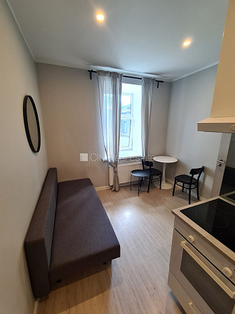 Fasādes māja, renovēta māja, slēgts pagalms, ieeja no ielas, kāpņu telpa pēc kapitālā Rīga - foto 12