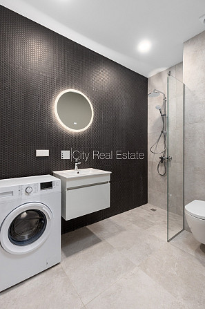 Pagalma ēka, renovēta māja, slēgts pagalms, ieeja no ielas un pagalma, ir lifts, kāpņu telpa Rīga - foto 6