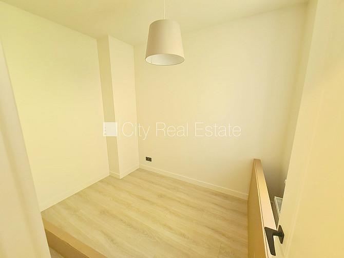 Pagalma ēka, renovēta māja, slēgta teritorija, ieeja no ielas un pagalma, kāpņu telpa pēc Rīga - foto 6