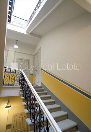 Fasādes māja, renovēta māja, viena kvadrātmetra apsaimniekošanas maksa mēnesī  1 EUR, ieeja Rīga - foto 9