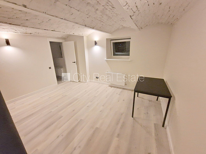 Fasādes māja, renovēta māja, slēgts pagalms, ieeja no ielas, puspagrabs, kāpņu telpa pēc Rīga - foto 4