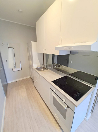 Fasādes māja, renovēta māja, slēgts pagalms, ieeja no ielas, kāpņu telpa pēc kapitālā Rīga - foto 7