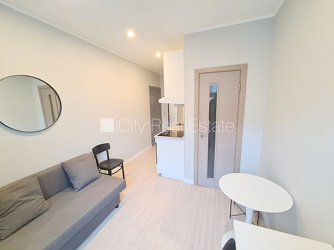 Fasādes māja, renovēta māja, slēgts pagalms, ieeja no ielas, kāpņu telpa pēc kapitālā Rīga - foto 5