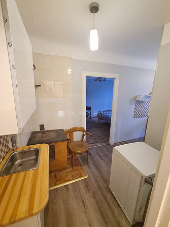 Fasādes māja, slēgts pagalms, ieeja no ielas, logi vērsti uz pagalma pusi, istaba izolēta, Rīga - foto 8