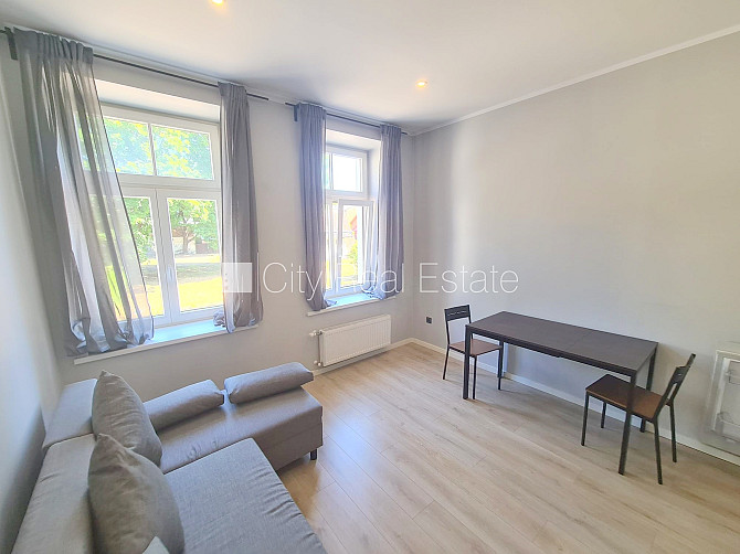 Fasādes māja, renovēta māja, slēgts pagalms, ieeja no ielas un pagalma, kāpņu telpa pēc Rīga - foto 5