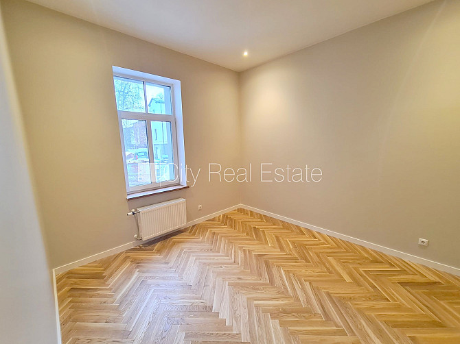 Земля в собственности, здание во дворе, фасадный дом, реновированный дом, Рига - изображение 9