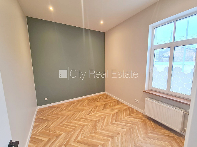 Земля в собственности, здание во дворе, фасадный дом, реновированный дом, Рига - изображение 7