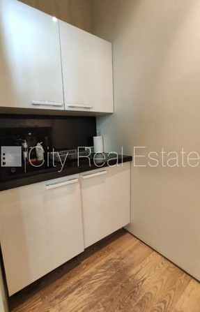 Фасадный дом, реновированный дом, закрытый двор, вход с улицы, лестничная клетка Рига - изображение 10