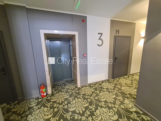 Fasādes māja, renovēta māja, slēgts pagalms, ieeja no pagalma, ir lifts, kāpņu telpa pēc Rīga - foto 18