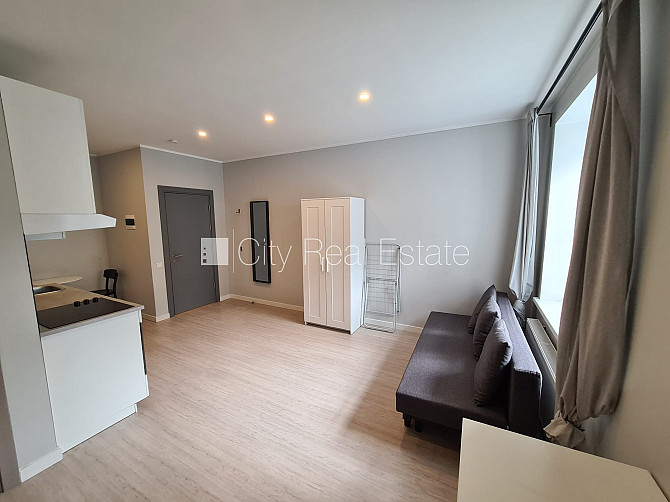 Fasādes māja, renovēta māja, slēgts pagalms, ieeja no ielas, kāpņu telpa pēc kapitālā Rīga - foto 4