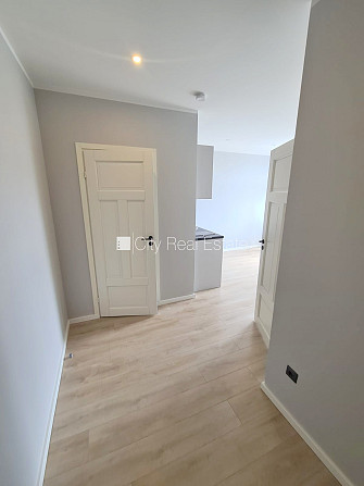 Fasādes māja, renovēta māja, slēgts pagalms, ieeja no ielas un pagalma, kāpņu telpa pēc Rīga - foto 7