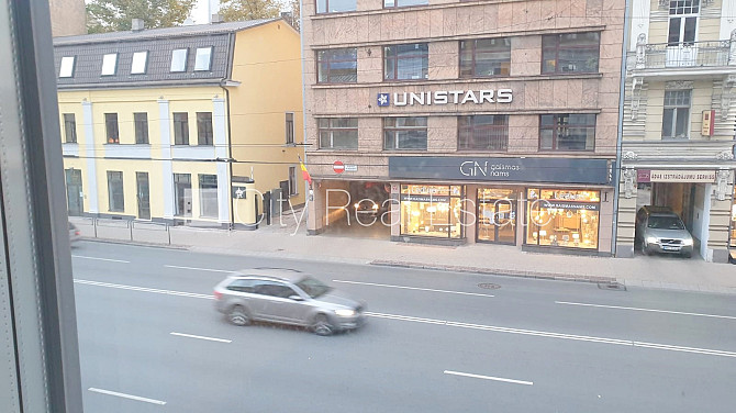 Fasādes māja, renovēta māja, slēgts pagalms, ieeja no ielas, kāpņu telpa pēc kapitālā Rīga - foto 8