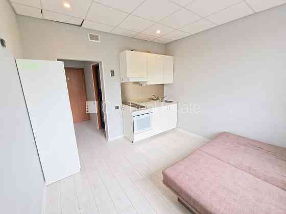 Новостройка, фасадный дом, закрытый двор, вход с улицы, лифт, лестничная клетка Rīga