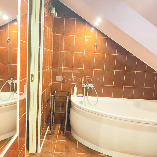 Новостройка, благоустроенная озеленённая территория, место для машины, вход с Рига - изображение 18