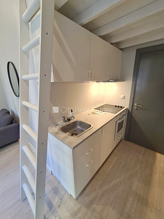 Fasādes māja, renovēta māja, slēgts pagalms, ieeja no ielas un pagalma, kāpņu telpa pēc Rīga - foto 10