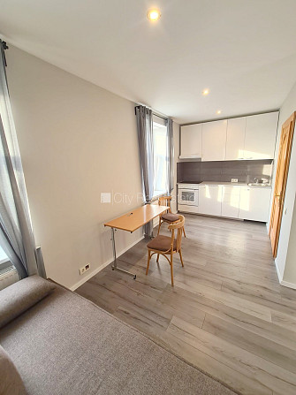 Pagalma ēka, renovēta māja, slēgts pagalms, ieeja no ielas un pagalma, kāpņu telpa pēc Rīga - foto 3