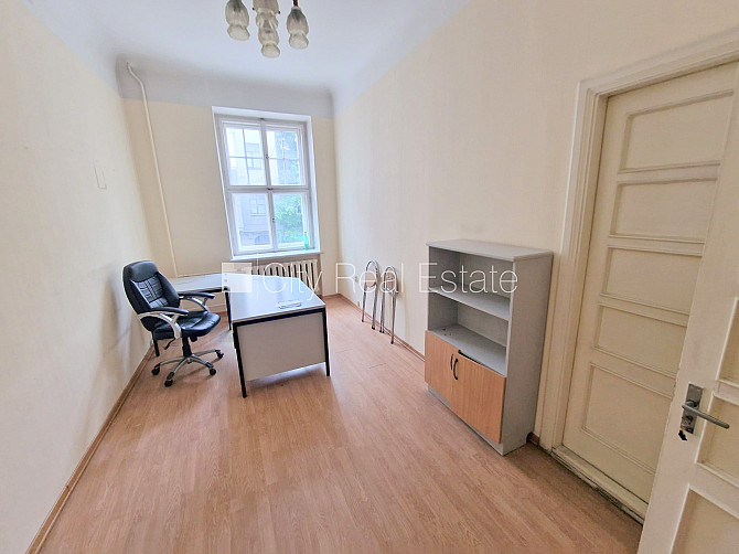 Фасадный дом, реновированный дом, вход с улицы, лифт, лестничная клетка после Рига - изображение 10