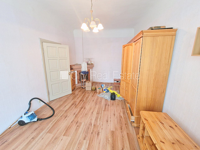 Земля в собственности, здание во дворе, реновированный дом, закрытый двор, вход с Рига - изображение 4