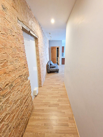 Pagalma ēka, renovēta māja, slēgts pagalms, ieeja no ielas un pagalma, kāpņu telpa pēc Rīga - foto 14