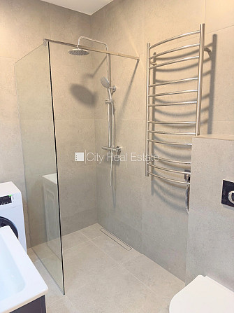 Pagalma ēka, renovēta māja, slēgts pagalms, ieeja no ielas un pagalma, kāpņu telpa pēc Rīga - foto 12