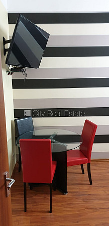 Pagalma ēka, renovēta māja, slēgts pagalms, objektu apsargā fiziskā apsardze, ieeja no Rīga - foto 3