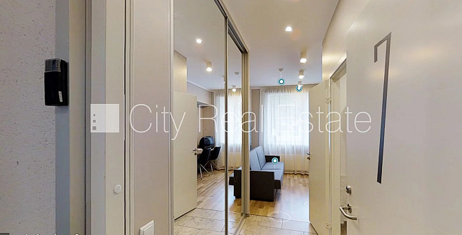 Renovēta māja, labiekārtota apzaļumota teritorija, kāpņu telpa pēc kapitālā remonta, Rīga - foto 7