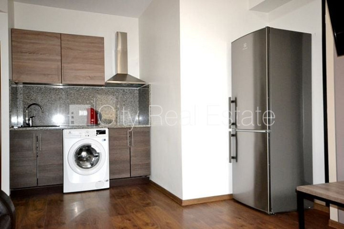 Fasādes māja, slēgts pagalms, ieeja no ielas, ir lifts, kāpņu telpa pēc kapitālā remonta, Rīga - foto 2