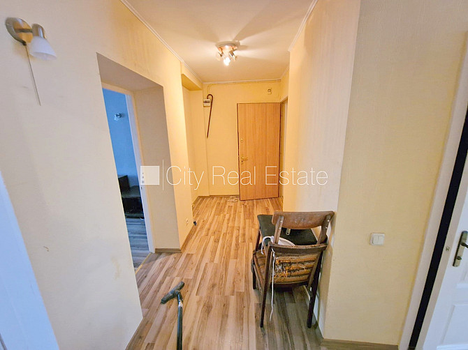 Fasādes māja, renovēta māja, ieeja no ielas, kāpņu telpa pēc kosmētiskā remonta, logi Rīga - foto 5