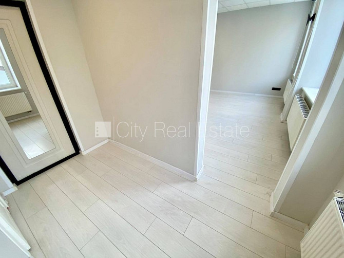 Фасадный дом, реновированный дом, вход с улицы, лифт, лестничная клетка после Рига - изображение 7