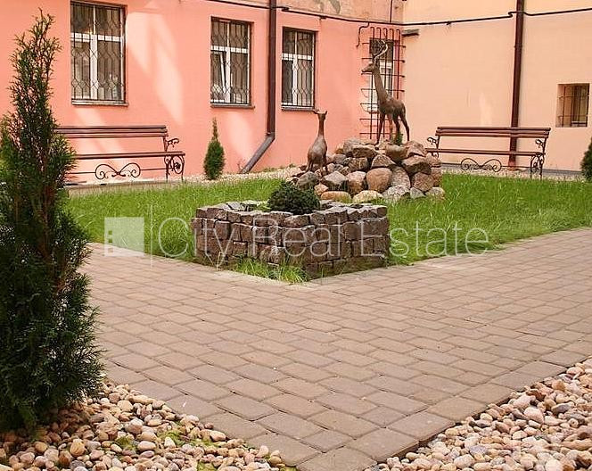 Projekts - Aleksandra Čaka 33, pagalma ēka, labiekārtots apzaļumots pagalms, ieeja no pagalma, Rīga - foto 14