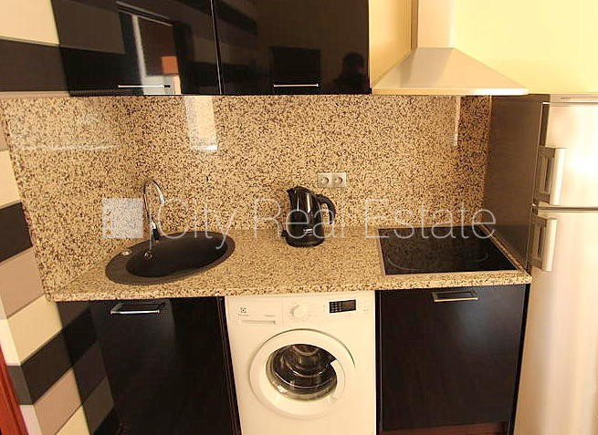 Projekts - Aleksandra Čaka 33, pagalma ēka, labiekārtots apzaļumots pagalms, ieeja no pagalma, Rīga - foto 7