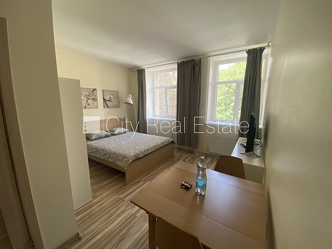 Pagalma ēka, renovēta māja, slēgts pagalms, ieeja no pagalma, logi vērsti uz pagalma pusi, Rīga - foto 3