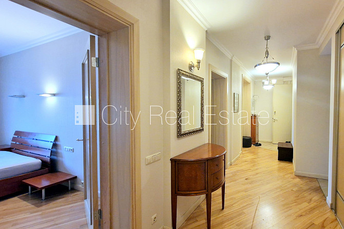 Фасадный дом, реставрированный дом, вход с улицы, лифт, лестничная клетка после Рига - изображение 18