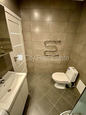 Fasādes māja, renovēta māja, slēgts pagalms, ieeja no ielas, ir lifts, kāpņu telpa pēc Rīga - foto 8