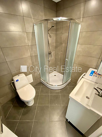 Fasādes māja, renovēta māja, slēgts pagalms, ieeja no ielas, ir lifts, kāpņu telpa pēc Rīga - foto 9