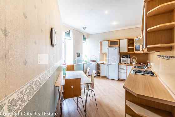 Земля в собственности, дом во дворе, закрытый двор, возможность аренды парковки, Рига