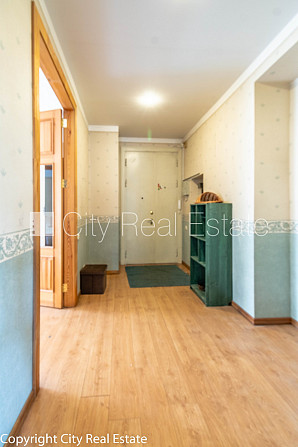 Земля в собственности, дом во дворе, закрытый двор, возможность аренды парковки, Рига - изображение 16