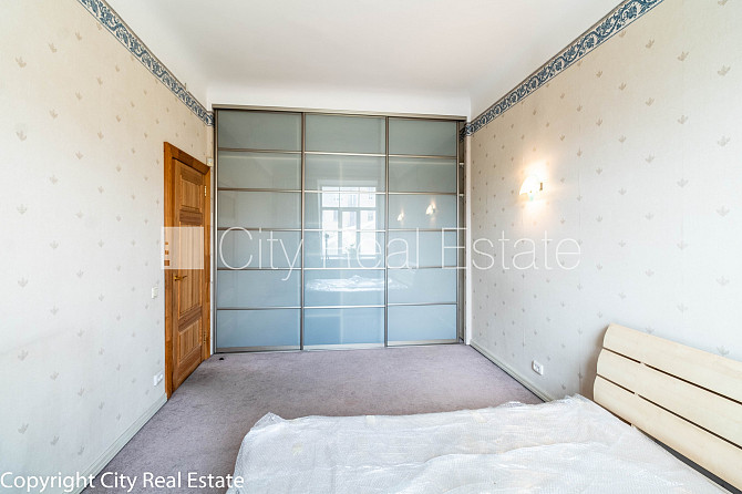 Земля в собственности, дом во дворе, закрытый двор, возможность аренды парковки, Рига - изображение 18