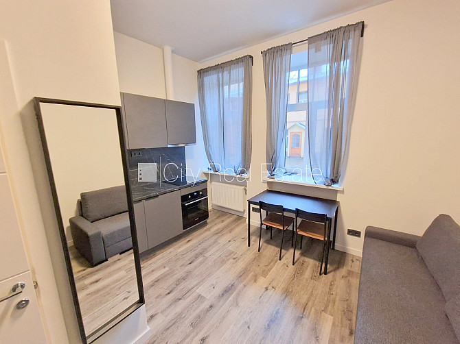 Pagalma ēka, renovēta māja, slēgts pagalms, ieeja no ielas un pagalma, kāpņu telpa pēc Rīga - foto 2