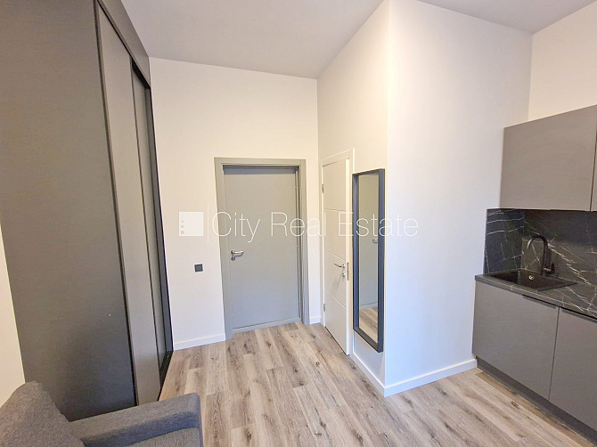 Pagalma ēka, renovēta māja, slēgts pagalms, ieeja no ielas un pagalma, kāpņu telpa pēc Rīga - foto 10