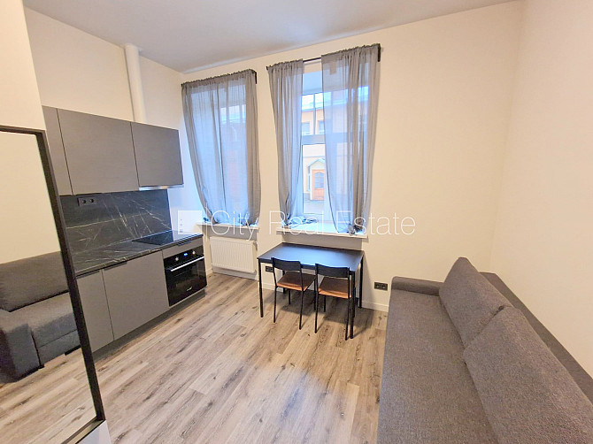 Pagalma ēka, renovēta māja, slēgts pagalms, ieeja no ielas un pagalma, kāpņu telpa pēc Rīga - foto 4