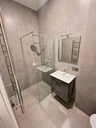 Pagalma ēka, renovēta māja, slēgts pagalms, ieeja no ielas un pagalma, kāpņu telpa pēc Rīga - foto 6