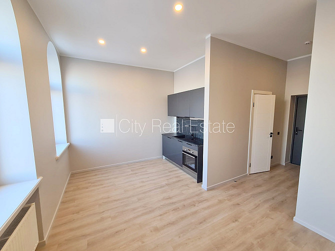 Fasādes māja, renovēta māja, slēgts pagalms, ieeja no ielas un pagalma, ir lifts, kāpņu Rīga - foto 7