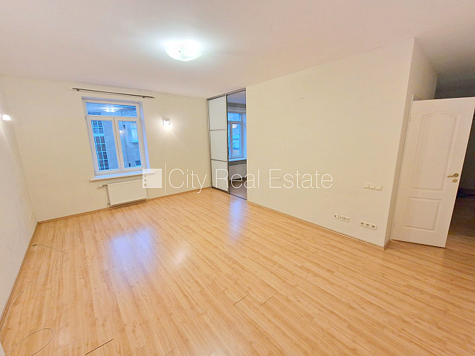 Projekts - Elku 4, jaunceltne, slēgta teritorija, iespēja nomāt autostāvvietu, ieeja no ielas Rīga - foto 2