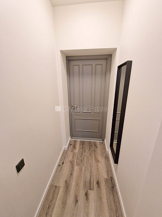 Pagalma ēka, renovēta māja, slēgts pagalms, ieeja no ielas un pagalma, kāpņu telpa pēc Rīga - foto 16