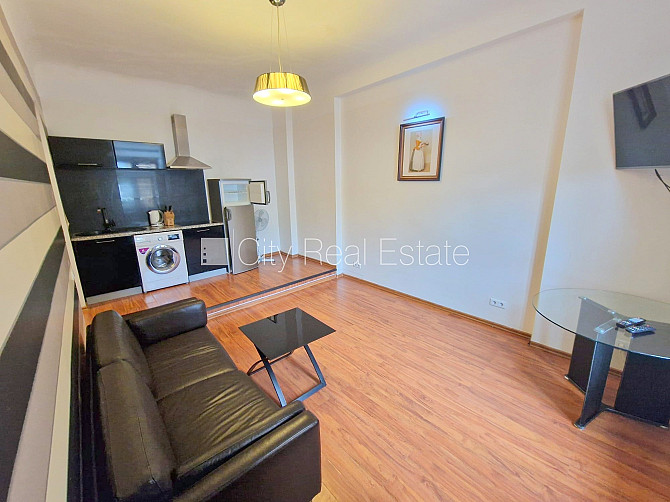 Projekts - Aleksandra Čaka 33, pagalma ēka, slēgts pagalms, ieeja no pagalma, kāpņu telpa pēc Rīga - foto 2