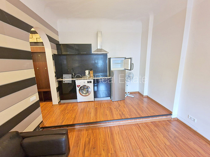 Projekts - Aleksandra Čaka 33, pagalma ēka, slēgts pagalms, ieeja no pagalma, kāpņu telpa pēc Rīga - foto 4