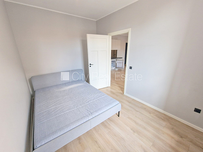 Fasādes māja, renovēta māja, slēgts pagalms, ieeja no ielas un pagalma, kāpņu telpa pēc Rīga - foto 12