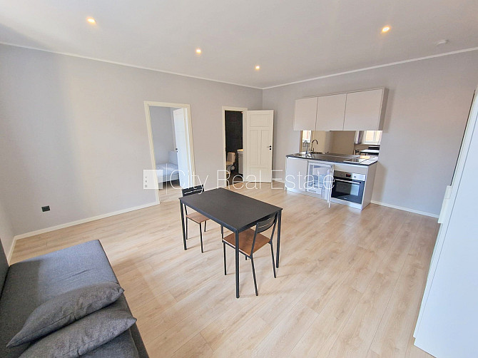 Fasādes māja, renovēta māja, slēgts pagalms, ieeja no ielas un pagalma, kāpņu telpa pēc Rīga - foto 3